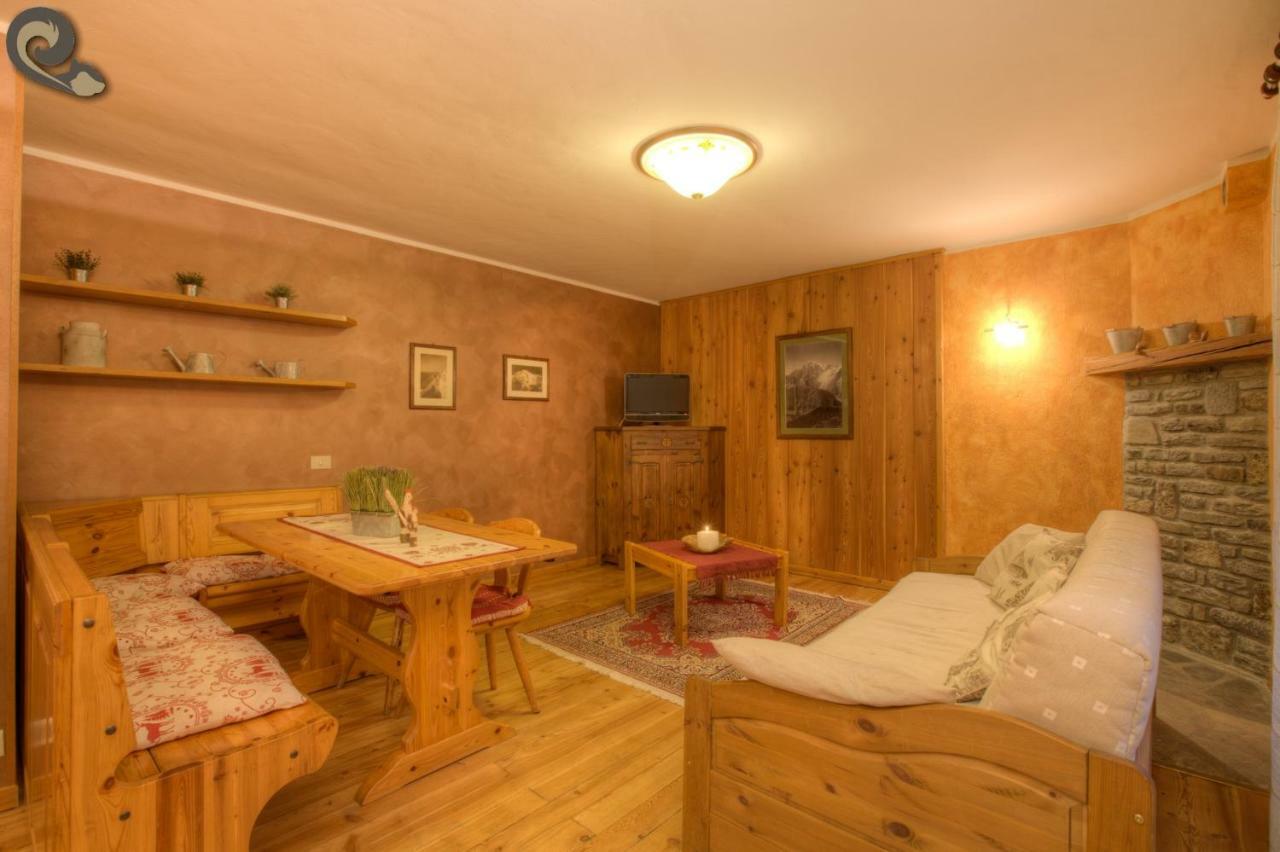 Appartamenti Lo Scoiattolo - Noce E Nocciola Pré-Saint-Didier Exteriér fotografie