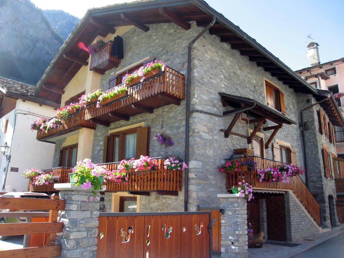 Appartamenti Lo Scoiattolo - Noce E Nocciola Pré-Saint-Didier Exteriér fotografie
